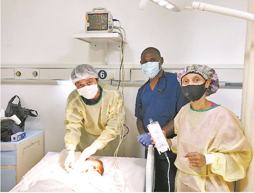 吴德熙医生援外三年留 下一支 带不走的医疗队