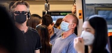 美国新冠疫情的悲剧轨迹 从370万确诊到14万死亡的警示